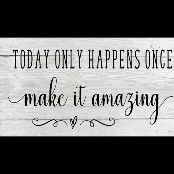 POSHER, DEBORAH... ‘CONSERVATIVE WITH A FLARE’ - Picture 5 of 11